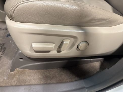 Used 2017 Toyota Sienna XLE Premium FWD image 28