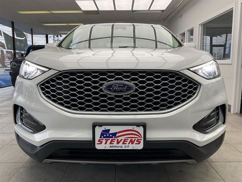 Used 2023 Ford Edge SEL image 2