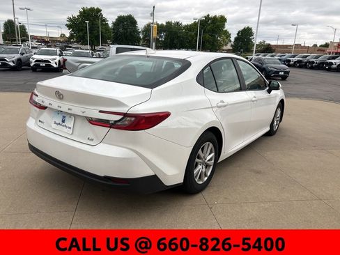 Used 2026 Toyota Camry LE FWD image 5