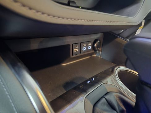 New 2026 Toyota Highlander Limited image 32