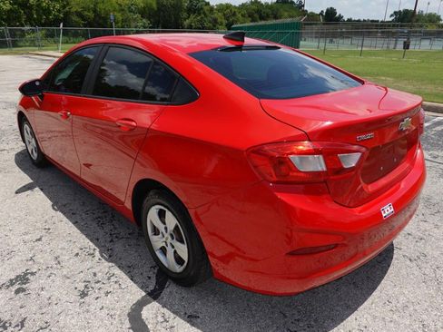 Used 2017 Chevrolet Cruze LS FWD image 5