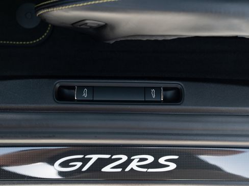 Used 2018 Porsche 911 GT2 RS RWD image 54