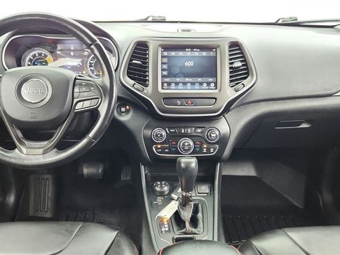 Used 2019 Jeep Cherokee Trailhawk AWD/4WD image 27