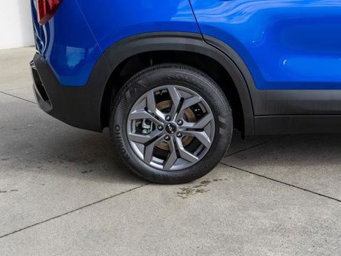 Certified 2024 Kia Seltos S image 32