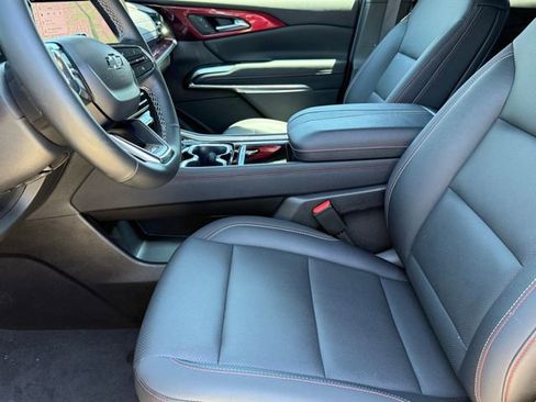 Used 2025 Chevrolet Traverse Z71 w/ Driver Confidence Package AWD/4WD image 5