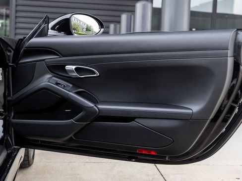 Used 2018 Porsche 718 Cayman S w/ Sport Chrono Package image 32