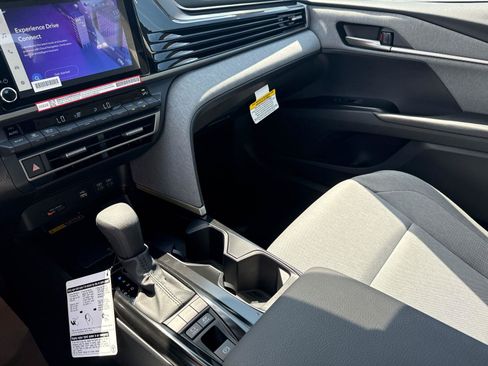 Used 2026 Toyota Camry LE FWD image 24
