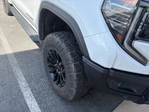 Used 2023 GMC Sierra 1500 AT4X image 11
