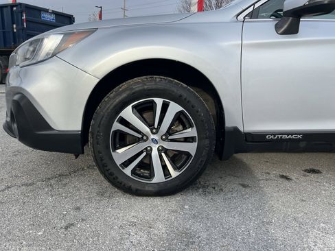Used 2018 Subaru Outback 2.5i Limited w/ Popular Package #2 image 12