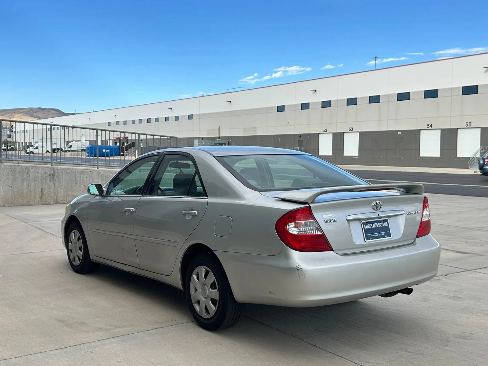Used 2004 Toyota Camry LE FWD image 3