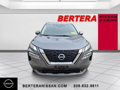 Used 2023 Nissan Rogue SV AWD/4WD image 3