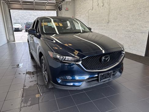 Used 2018 MAZDA CX-5 Touring w/ Preferred Equipment Package AWD/4WD image 2