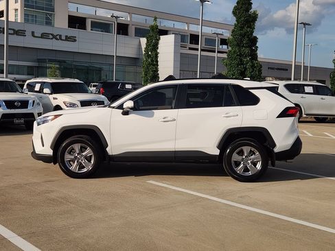 Used 2023 Toyota RAV4 XLE w/ Convenience Package FWD image 4