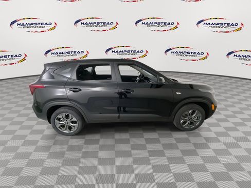 Used 2024 Kia Seltos LX image 9