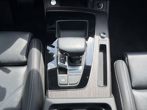 Used 2023 Audi Q5 e Premium Plus w/ Premium Plus Package AWD/4WD image 22
