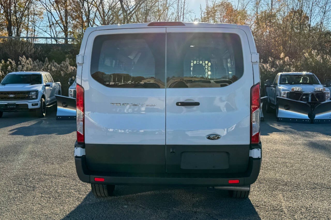 Used 2025 Ford Transit 250 Low Roof w/ Exterior Upgrade Package RWD image 4