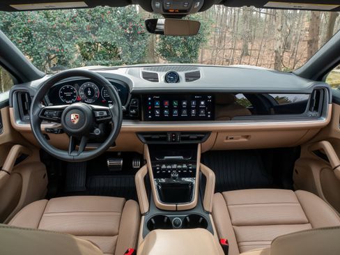 Certified 2024 Porsche Cayenne S w/ Premium Package Plus (PP1) image 24