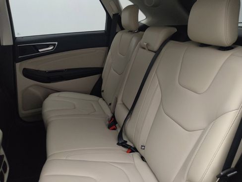 Used 2016 Ford Edge Titanium w/ Technology Package FWD image 19