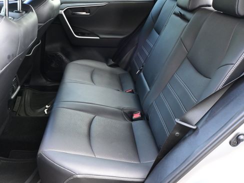 Used 2019 Toyota RAV4 Limited w/ Advanced Technology Package AWD/4WD image 31