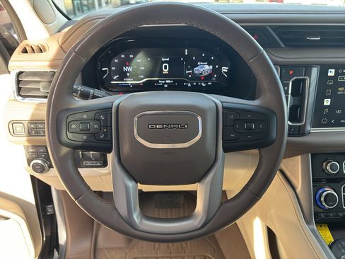 Used 2022 GMC Yukon XL Denali w/ Denali Ultimate Package image 16