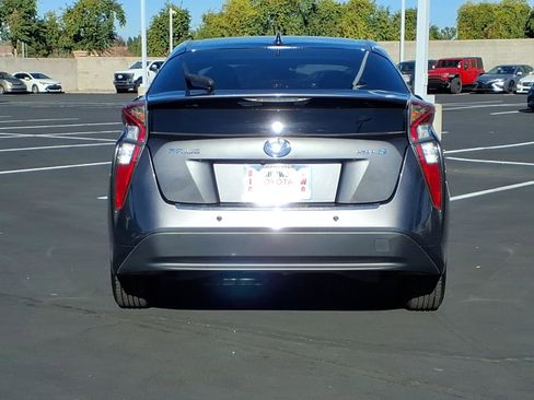 Used 2017 Toyota Prius Three image 9