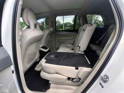 Used 2021 Volvo XC90 T5 Momentum w/ Protection Package Premier FWD image 35