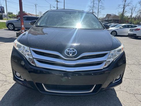 Used 2015 Toyota Venza LE image 2