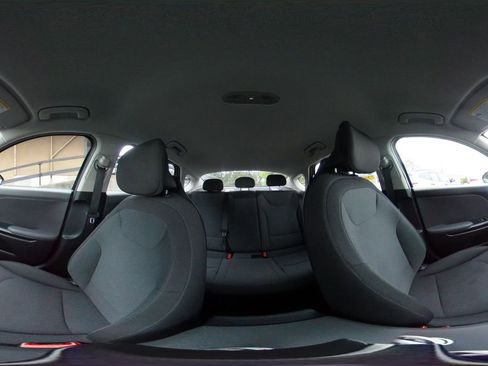Used 2025 Kia K4 FWD image 43