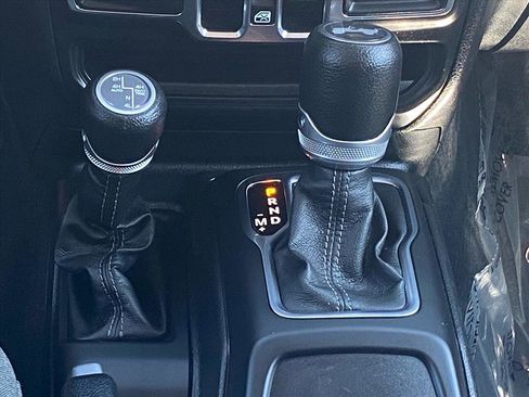 Used 2024 Jeep Wrangler Unlimited w/ Convenience Group AWD/4WD image 12
