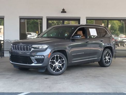 Used 2022 Jeep Grand Cherokee Summit AWD/4WD image 1