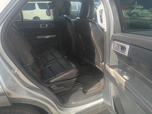 Used 2023 Ford Explorer XLT w/ Equipment Group 202A RWD image 14