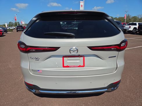 Used 2024 MAZDA CX-90 Plug-In Hybrid w/ Premium Pkg image 4