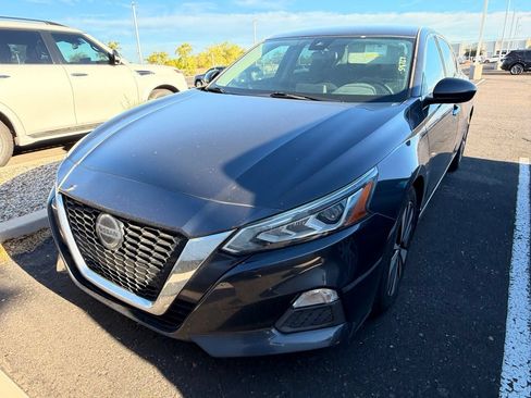 Certified 2022 Nissan Altima 2.5 SV FWD image 2