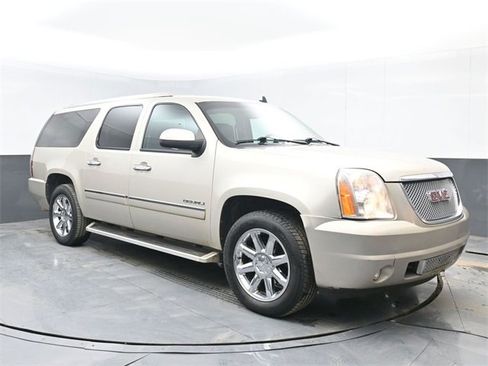 Used 2013 GMC Yukon XL Denali image 2