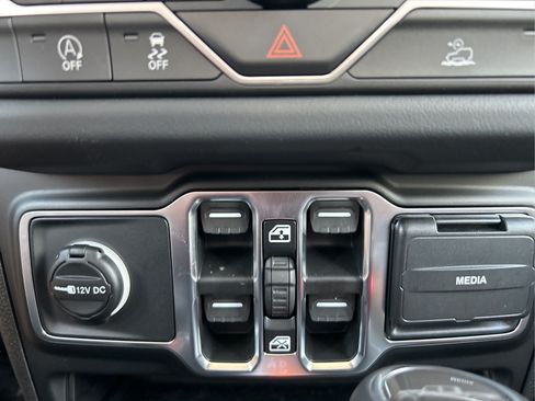 New 2026 Jeep Gladiator Sport AWD/4WD image 30