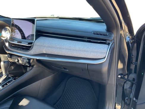 Used 2023 Jeep Compass Latitude w/ Convenience Group image 16