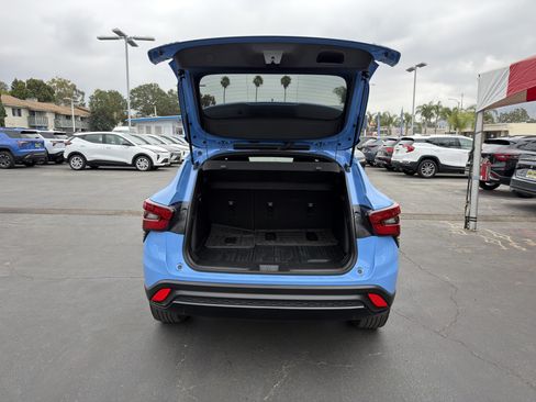 Used 2024 Chevrolet Trax RS FWD image 14