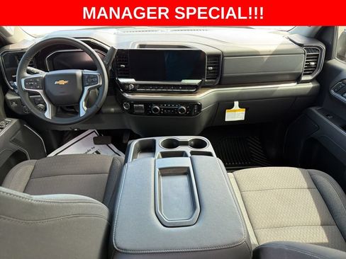 Used 2026 Chevrolet Silverado 1500 LT AWD/4WD image 6