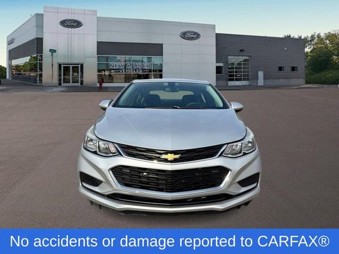 Used 2016 Chevrolet Cruze LS FWD image 3