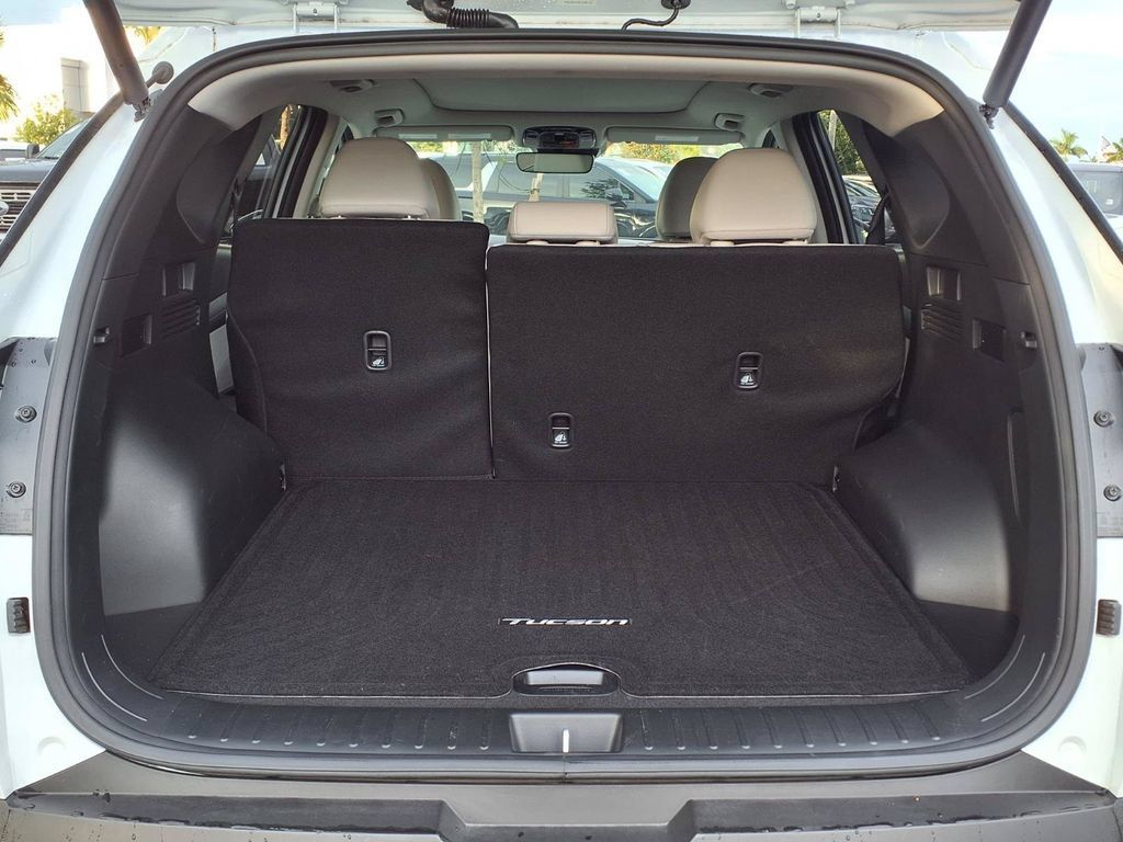 Used 2025 Hyundai Tucson Limited AWD/4WD image 19
