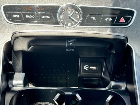 Used 2020 Mercedes-Benz E 350 Sedan image 37