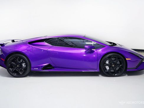 Used 2023 Lamborghini Huracan Tecnica RWD image 3