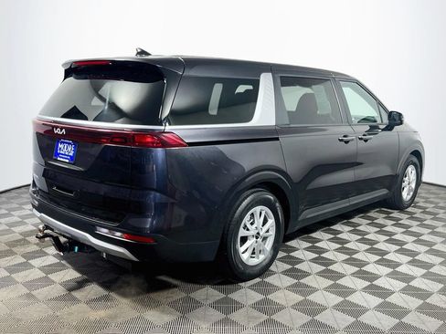 Used 2024 Kia Carnival LX FWD image 7