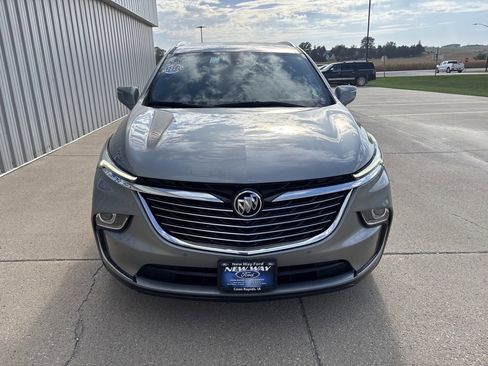 Used 2024 Buick Enclave Premium image 2