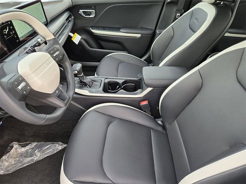 New 2025 Kia K4 GT-Line Turbo image 9
