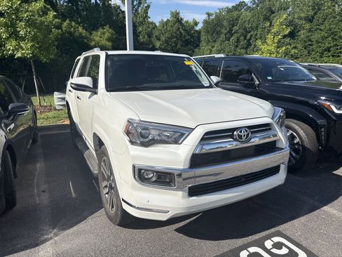 Used 2024 Toyota 4Runner Limited AWD/4WD image 3
