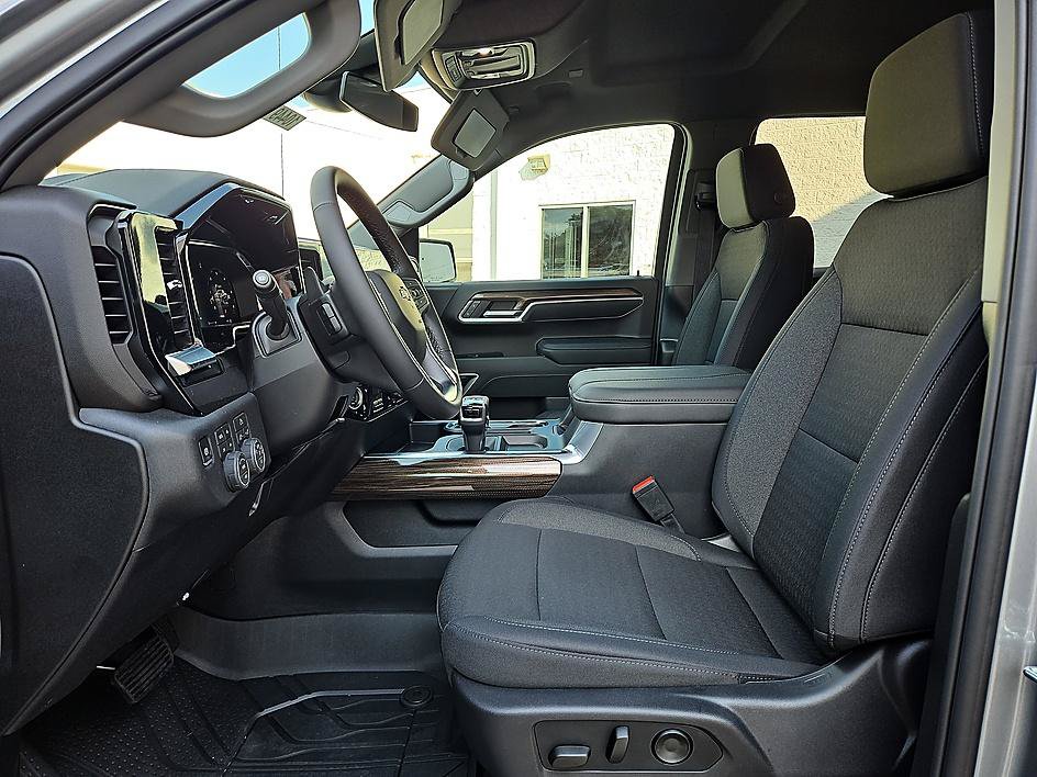 New 2026 Chevrolet Silverado 1500 RST w/ Redline Edition AWD/4WD image 10