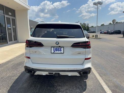 New 2026 BMW X5 xDrive40i w/ M Sport Package AWD/4WD image 4