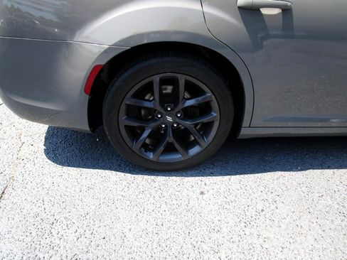 Used 2019 Chrysler 300 S image 27