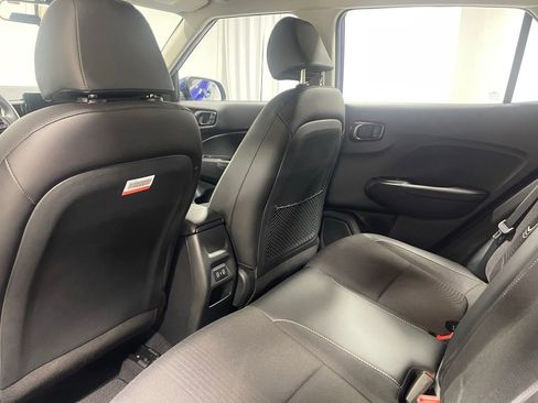 Used 2024 Hyundai Venue Limited FWD image 22